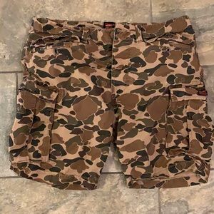 Superdry core cargo lite shorts. Size L